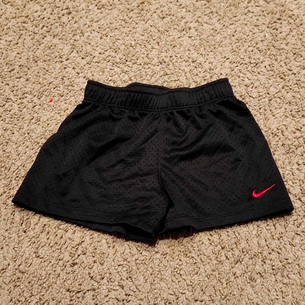 Nike shorts. Size 6x. Good condition.